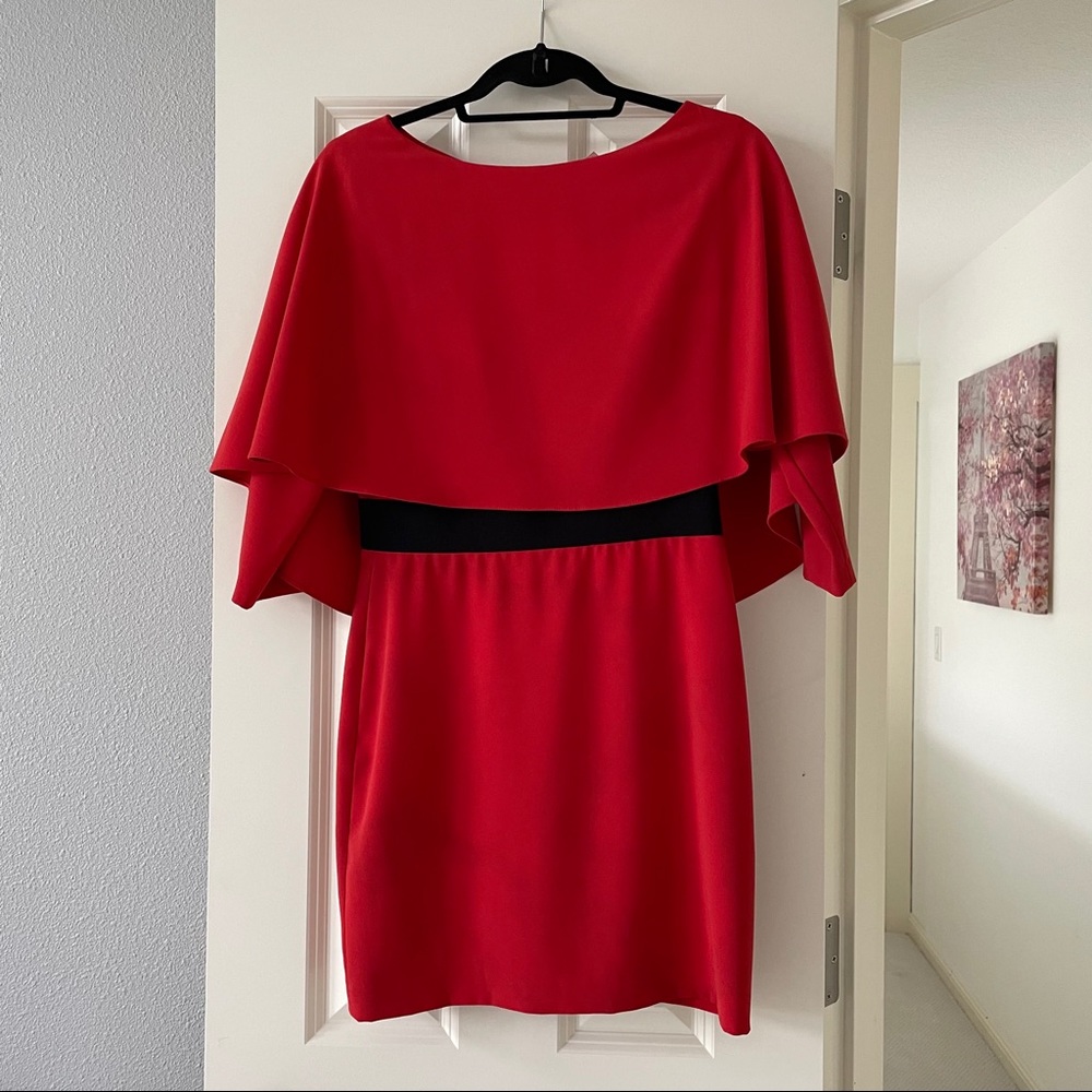 Alice + Olivia Cairo Cape Dress Size 6